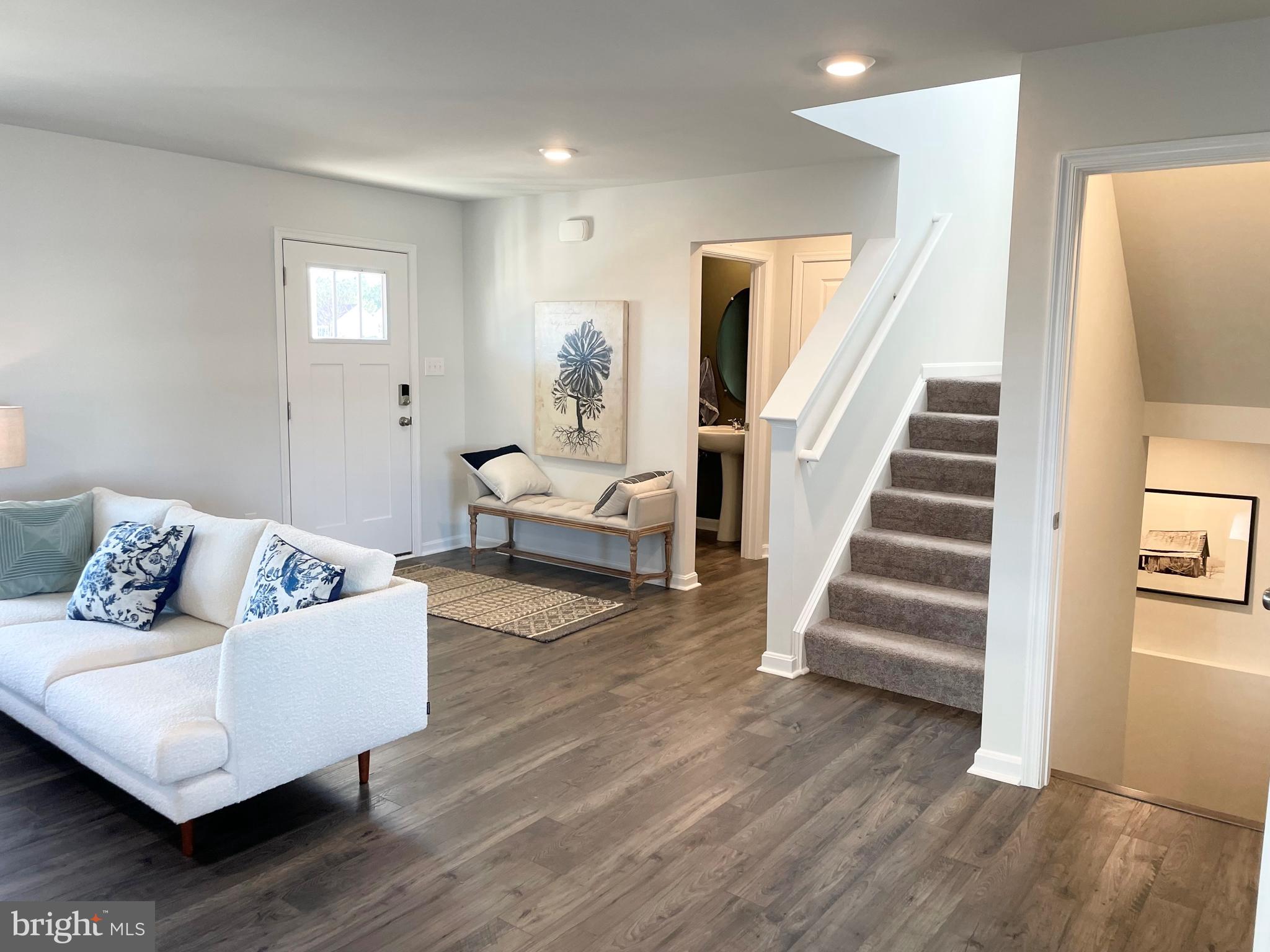 LADYSMITH VILLAGE - Residential