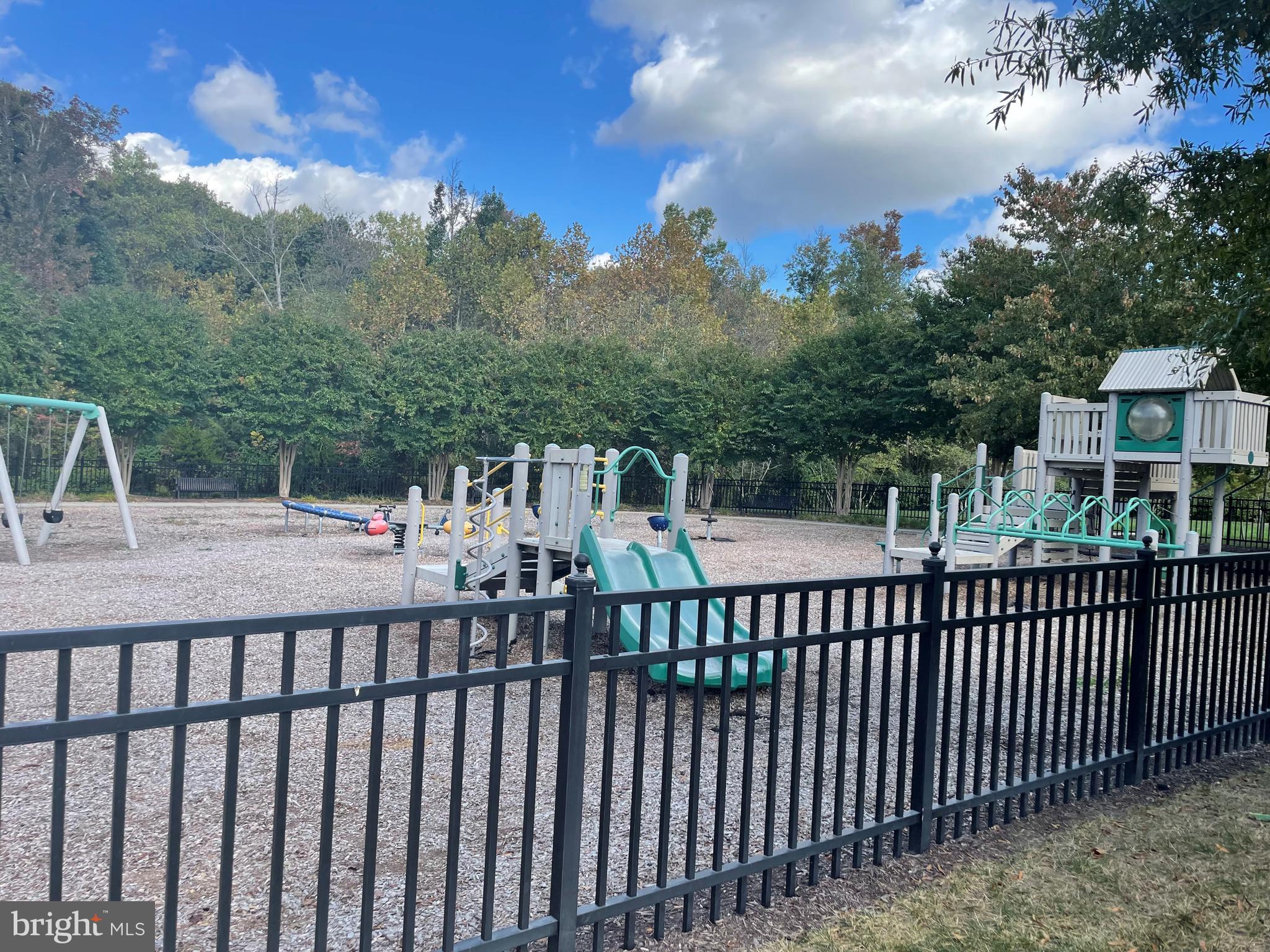 LADYSMITH VILLAGE - Residential