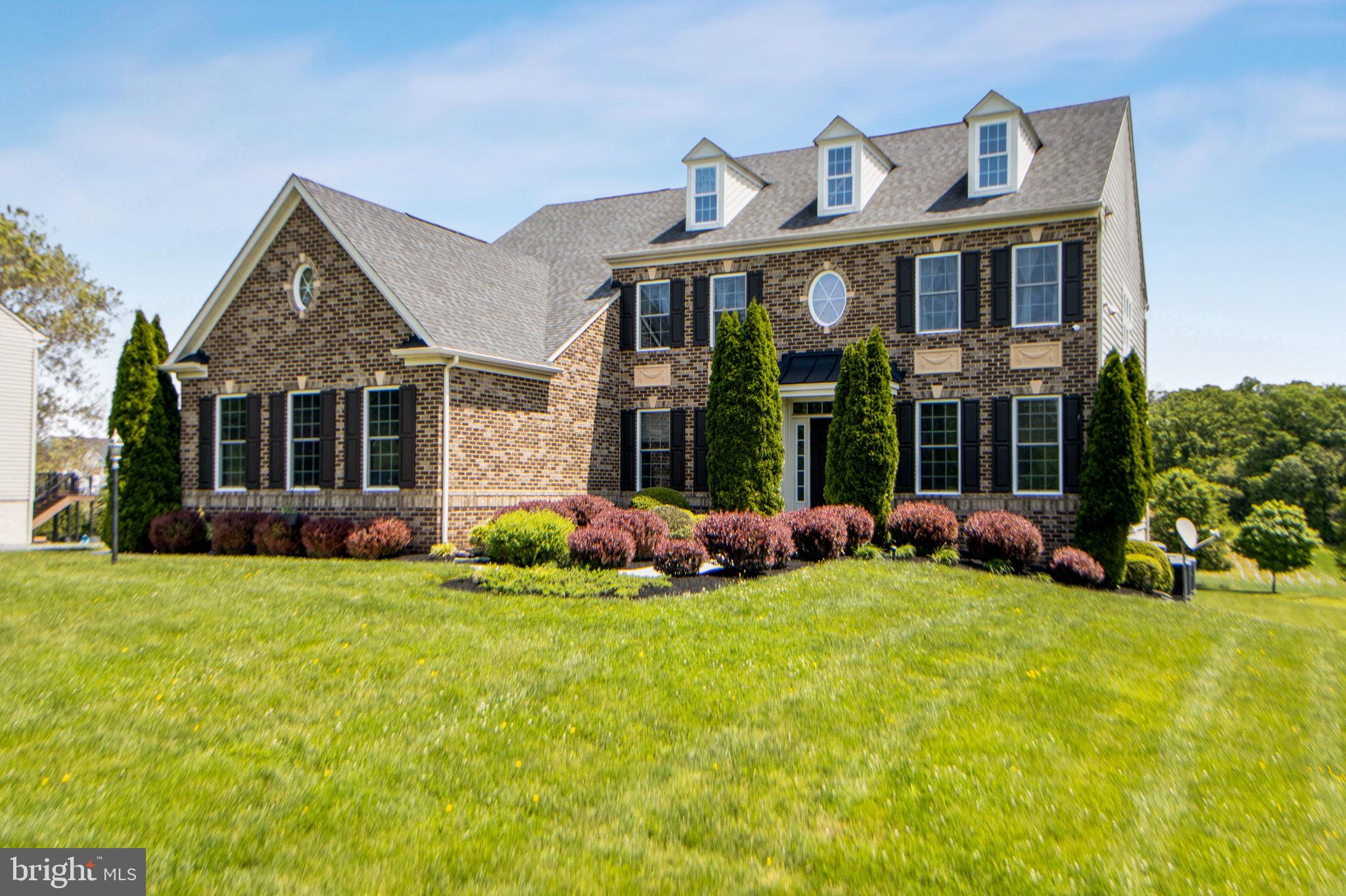 THE WARFIELDS II - Residential