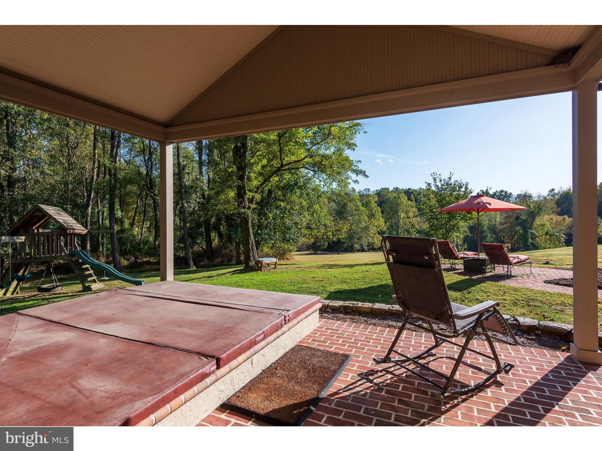 ASHLAND WOODS - Residential