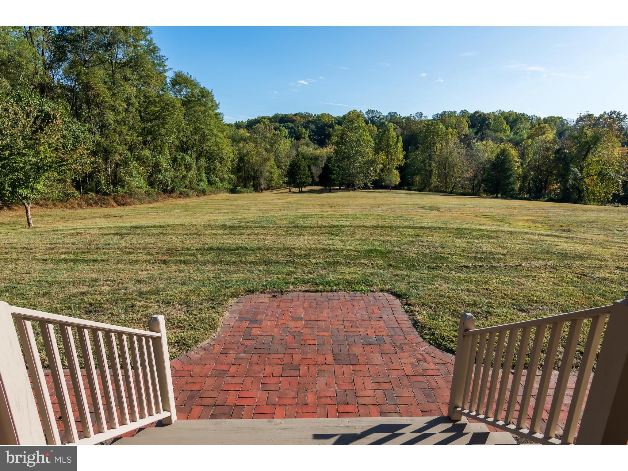 ASHLAND WOODS - Residential