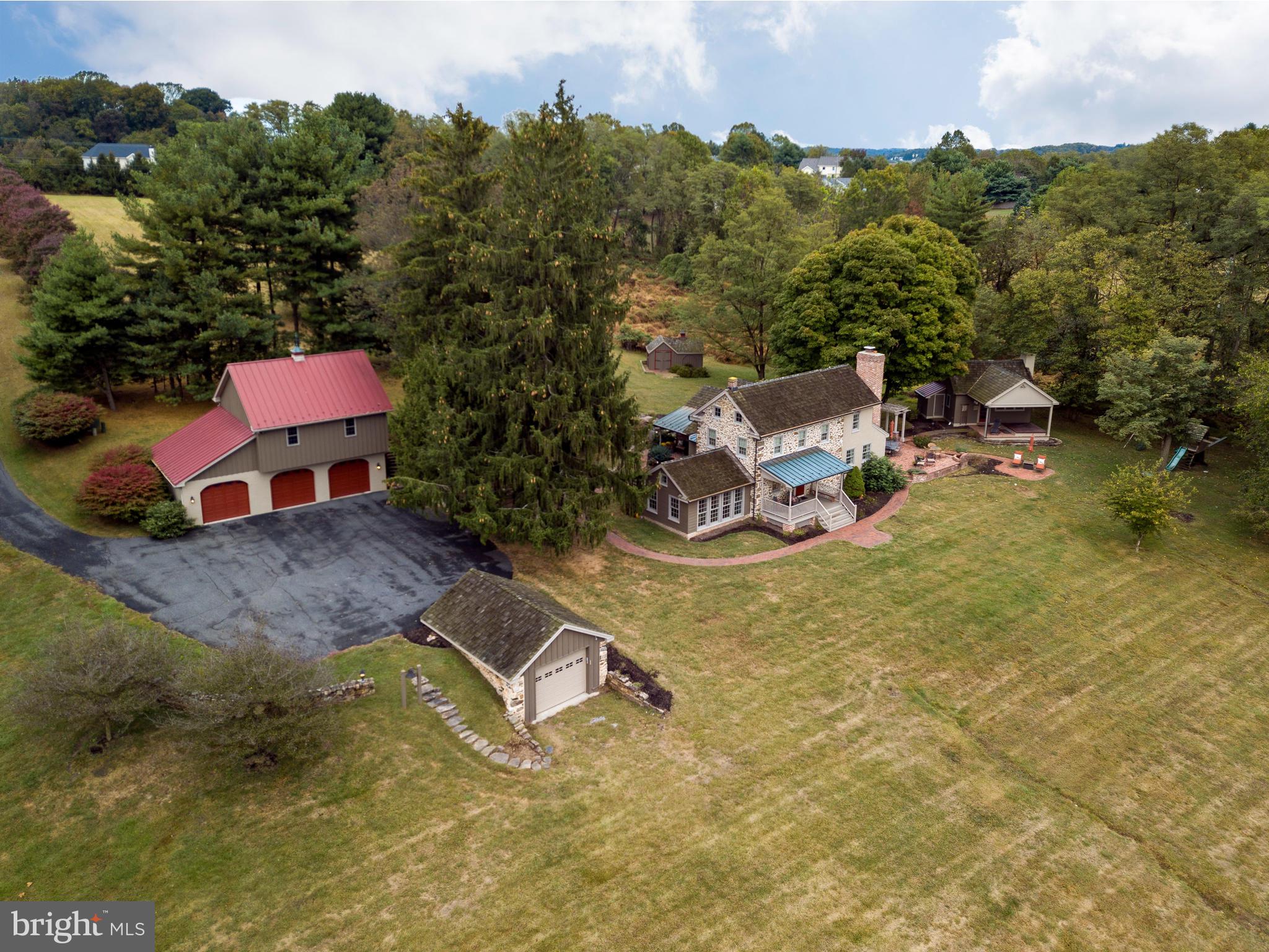 ASHLAND WOODS - Residential