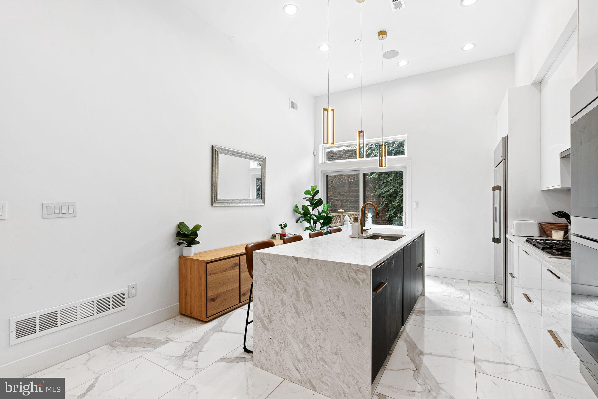 LOGAN CIRCLE - Residential