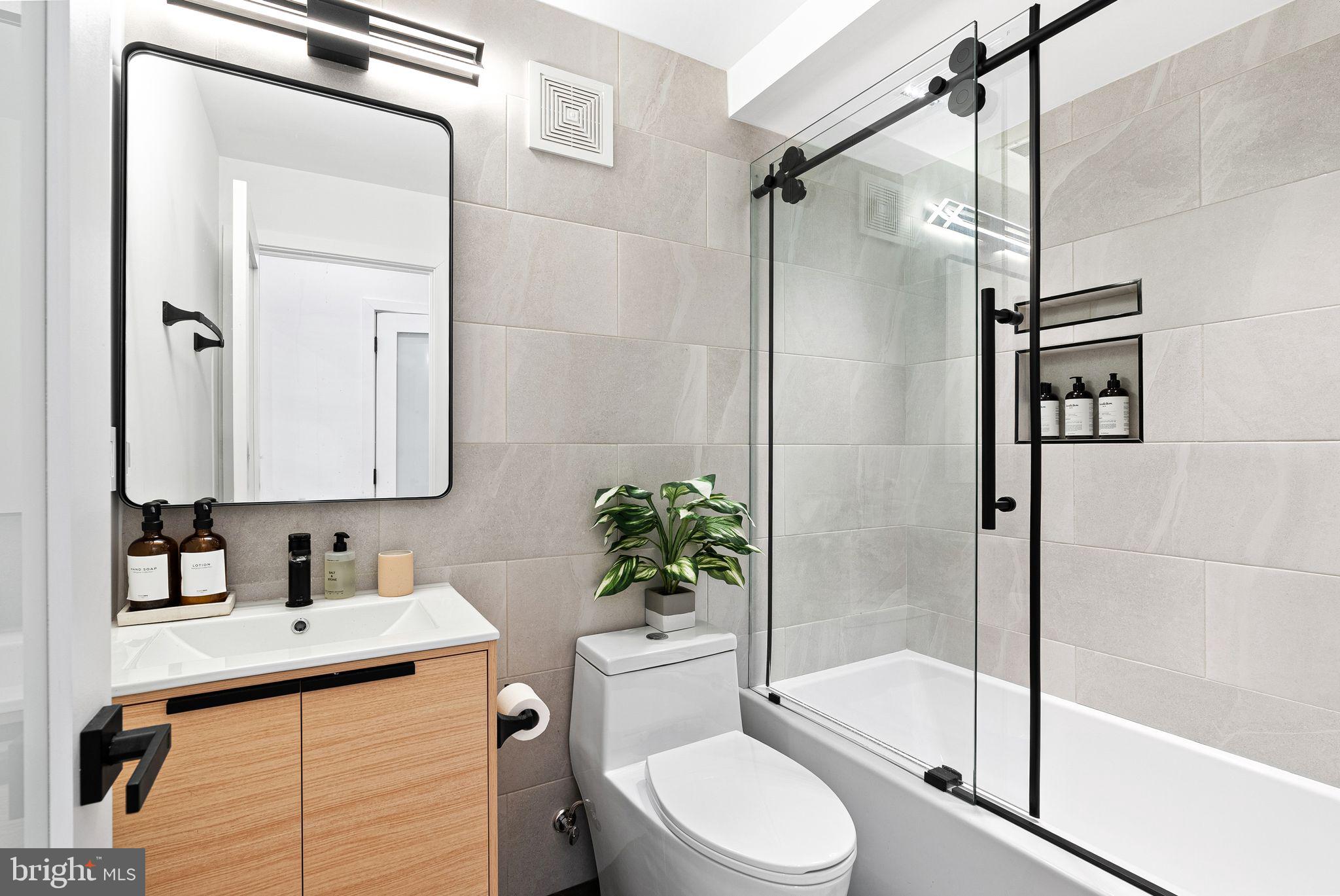 LOGAN CIRCLE - Residential