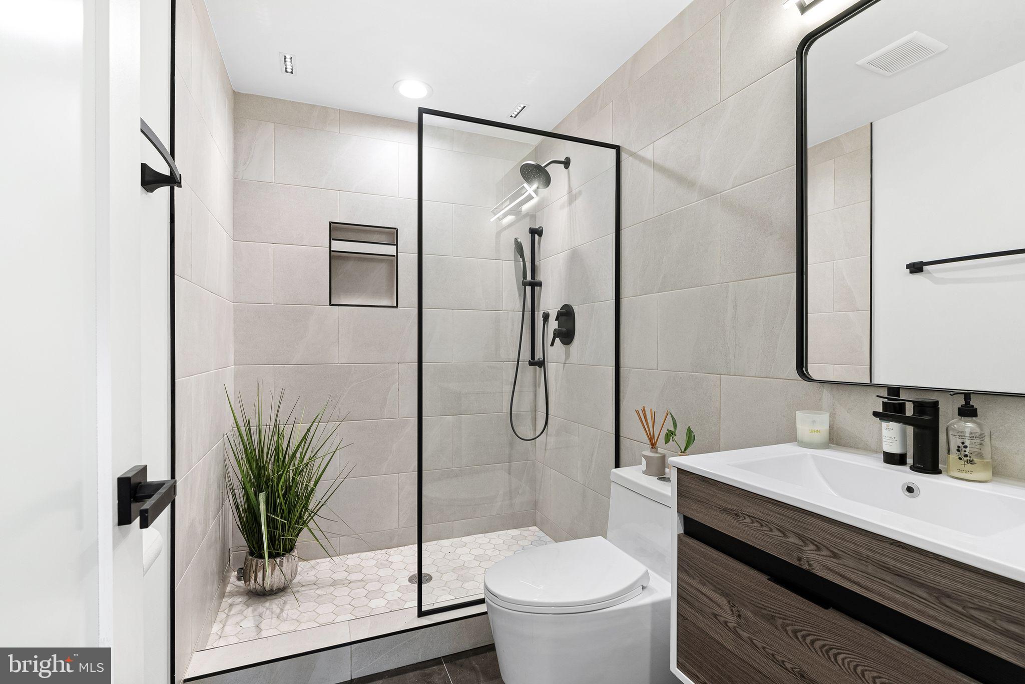 LOGAN CIRCLE - Residential
