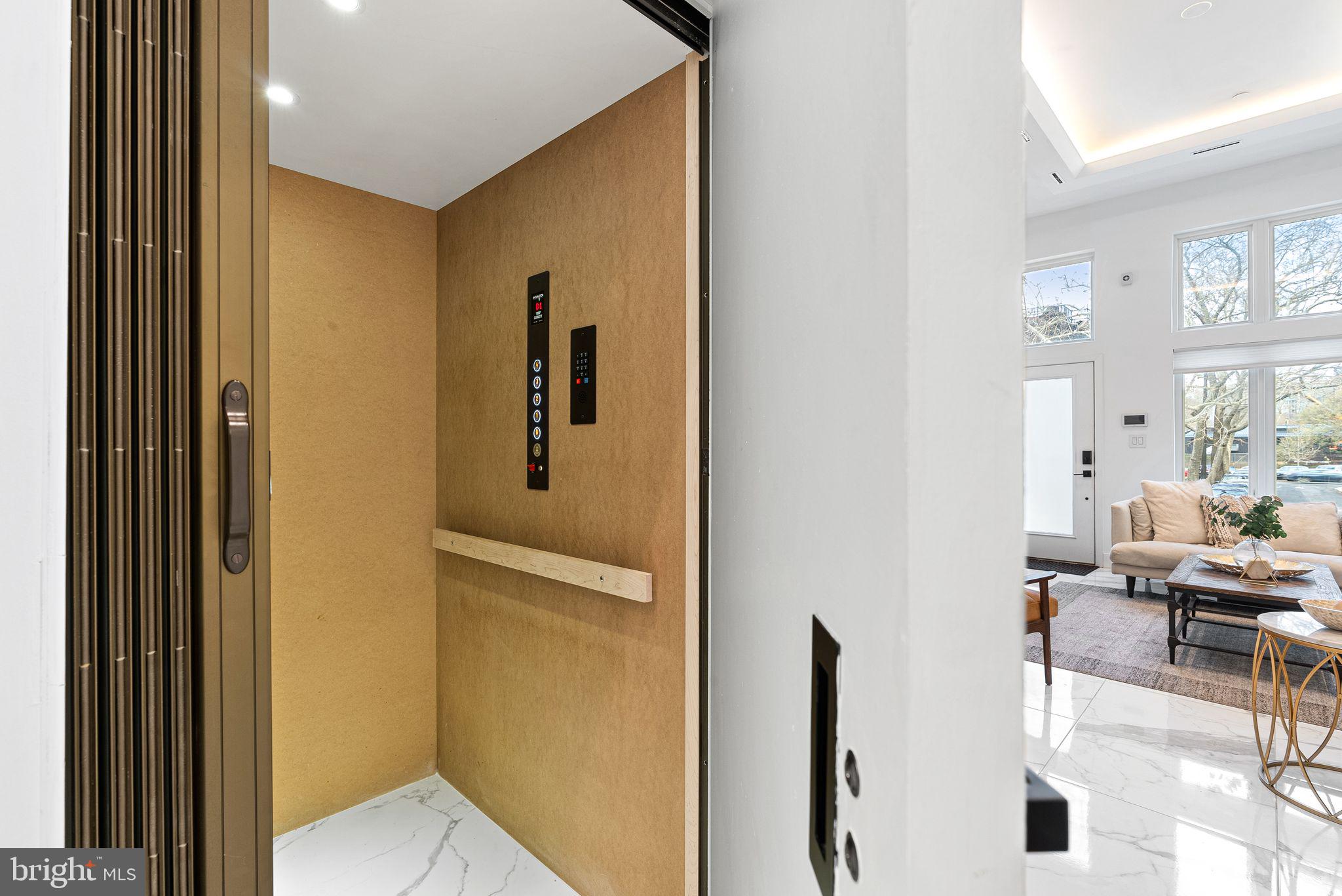 LOGAN CIRCLE - Residential