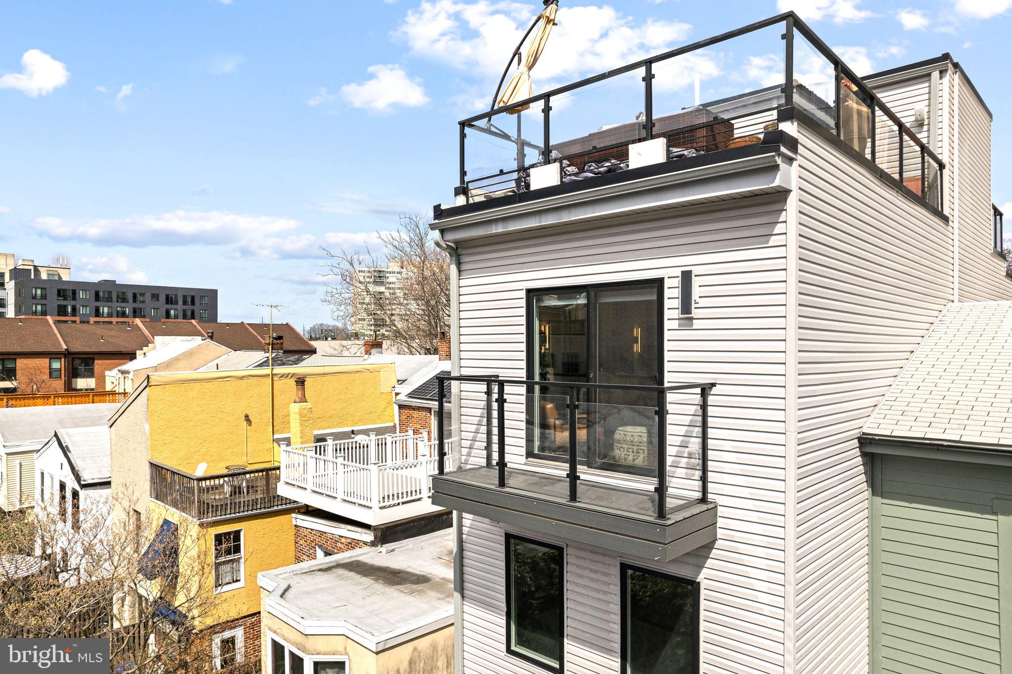 LOGAN CIRCLE - Residential