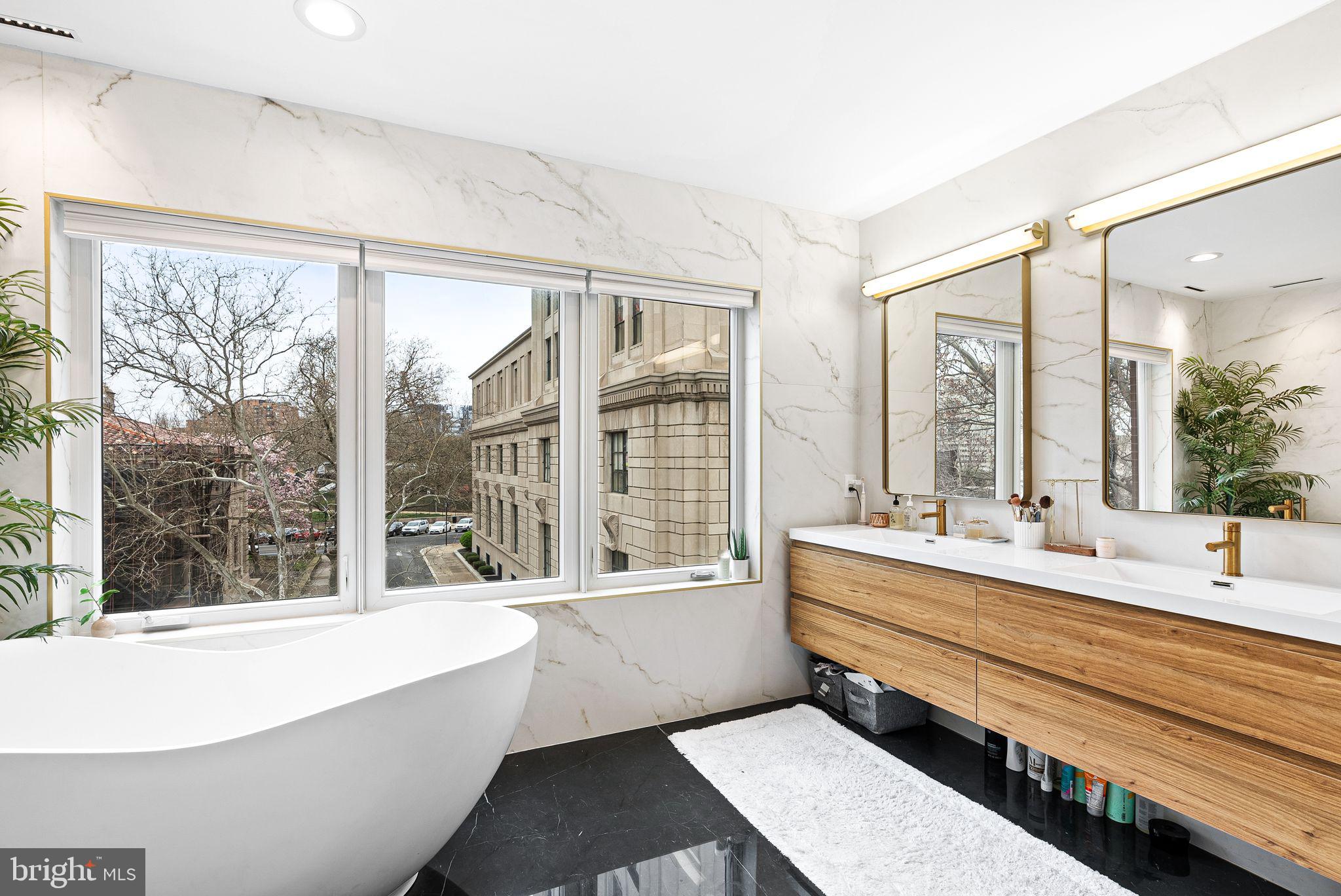 LOGAN CIRCLE - Residential
