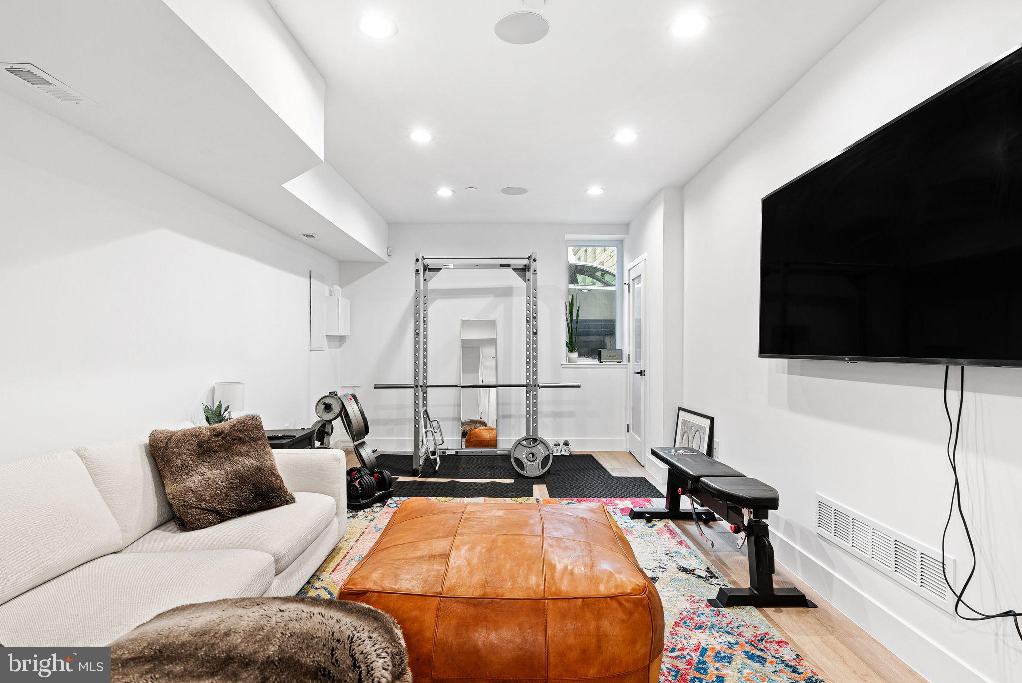 LOGAN CIRCLE - Residential