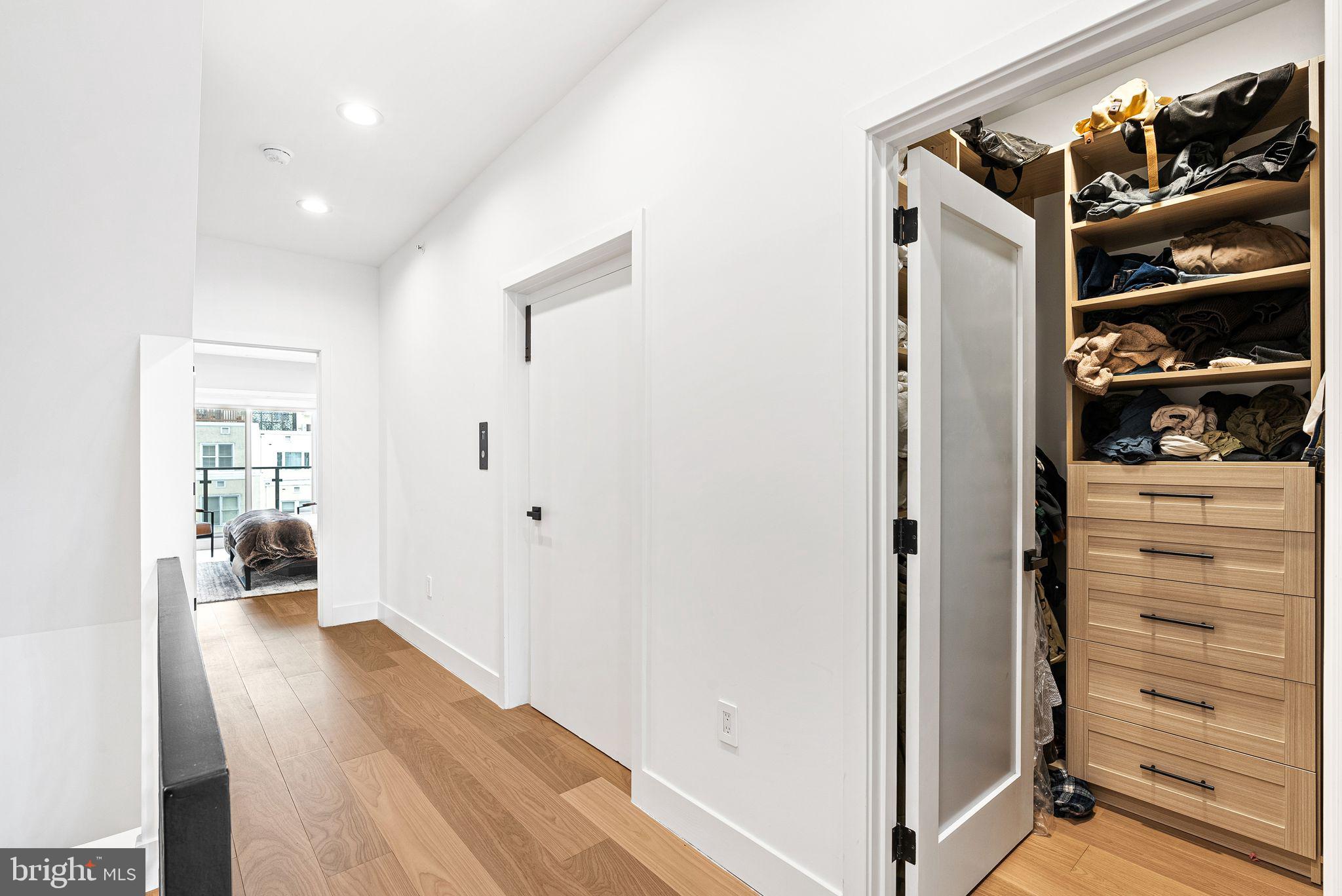 LOGAN CIRCLE - Residential