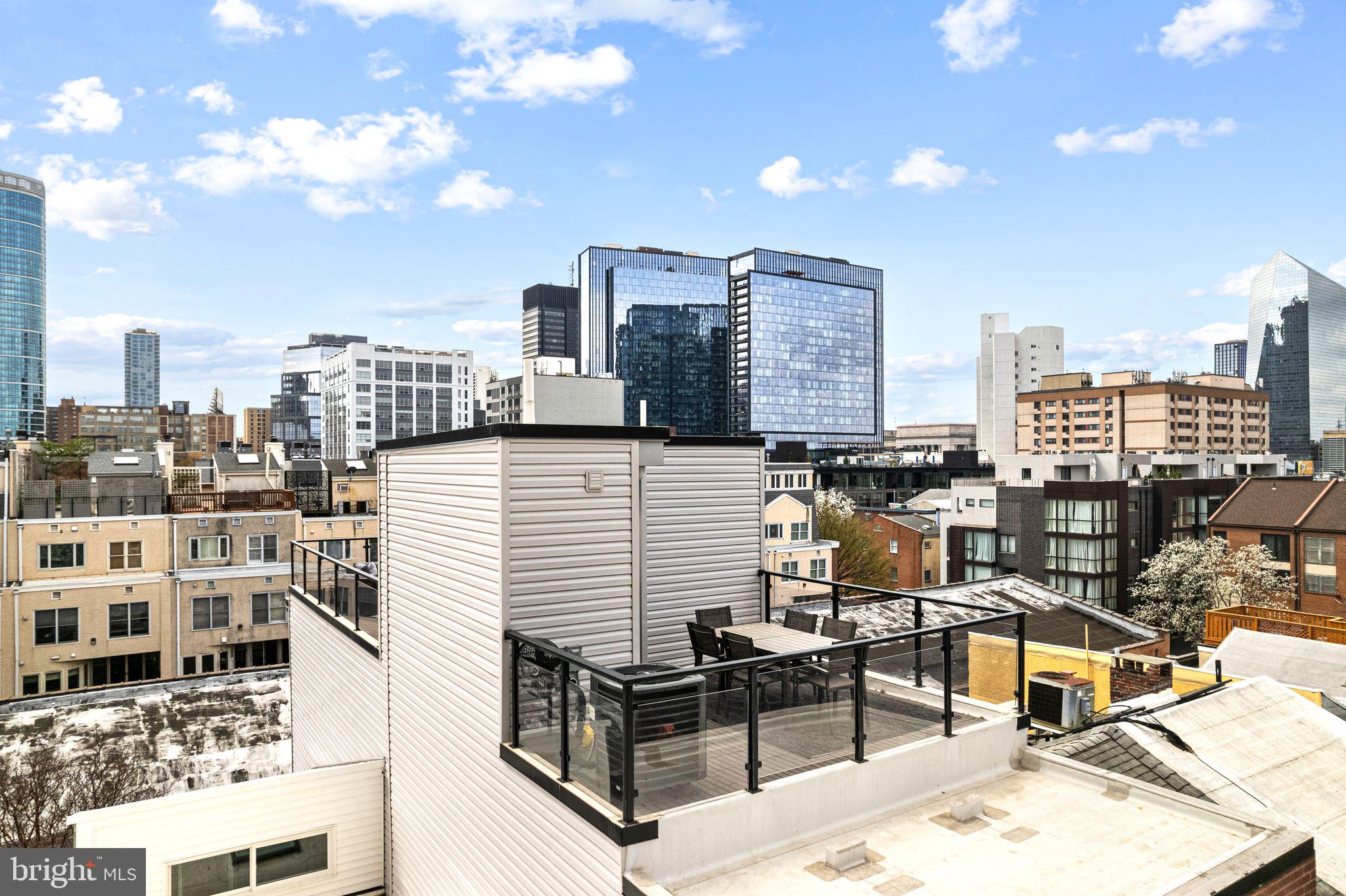 LOGAN CIRCLE - Residential