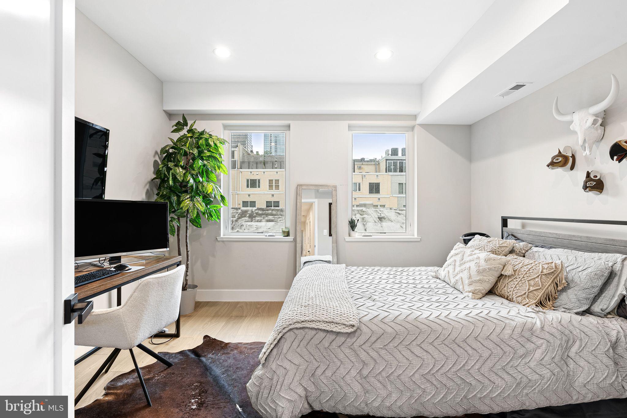 LOGAN CIRCLE - Residential