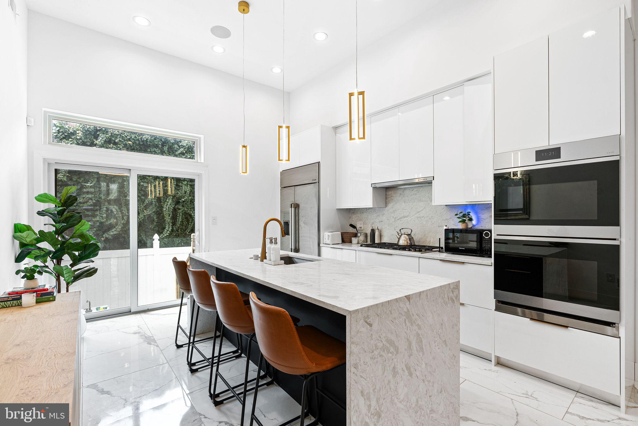 LOGAN CIRCLE - Residential
