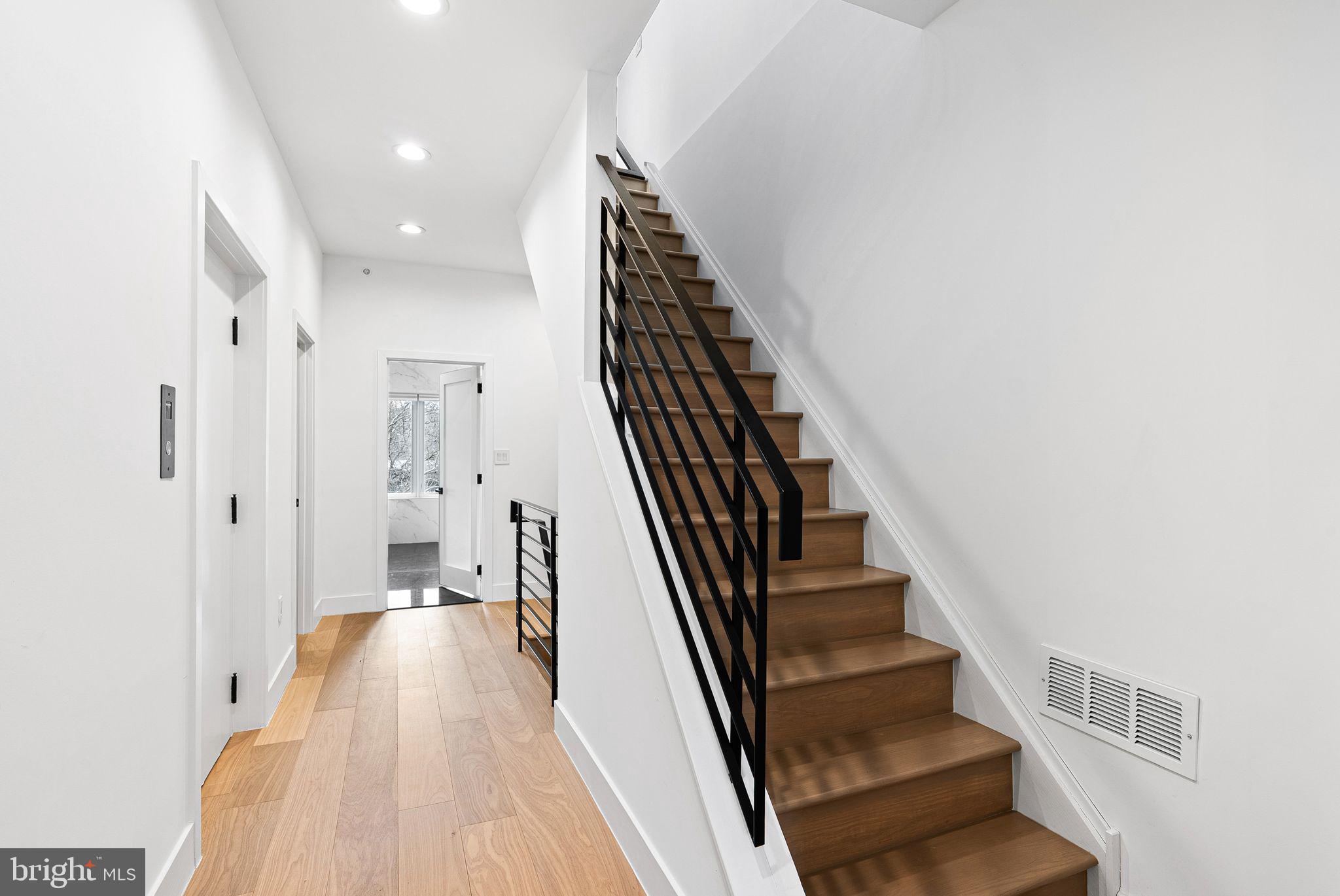 LOGAN CIRCLE - Residential