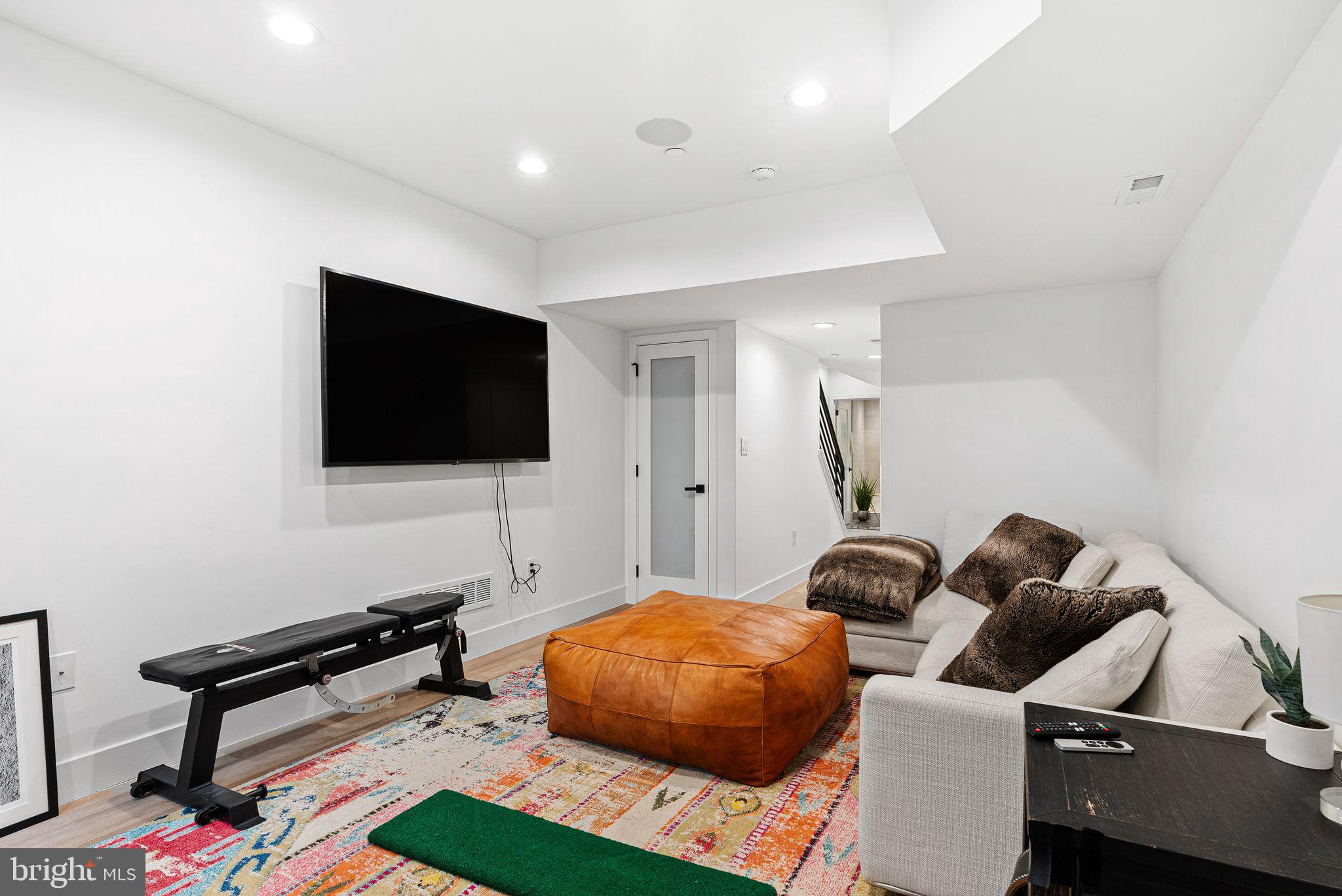 LOGAN CIRCLE - Residential
