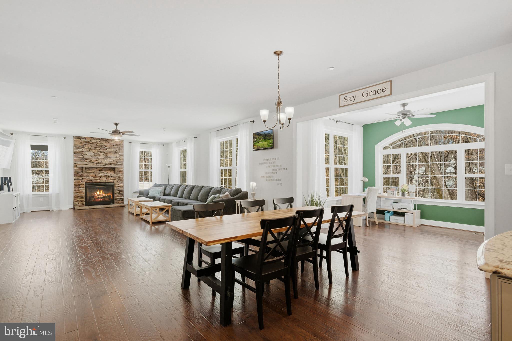 OAKLAND HALL - Residential