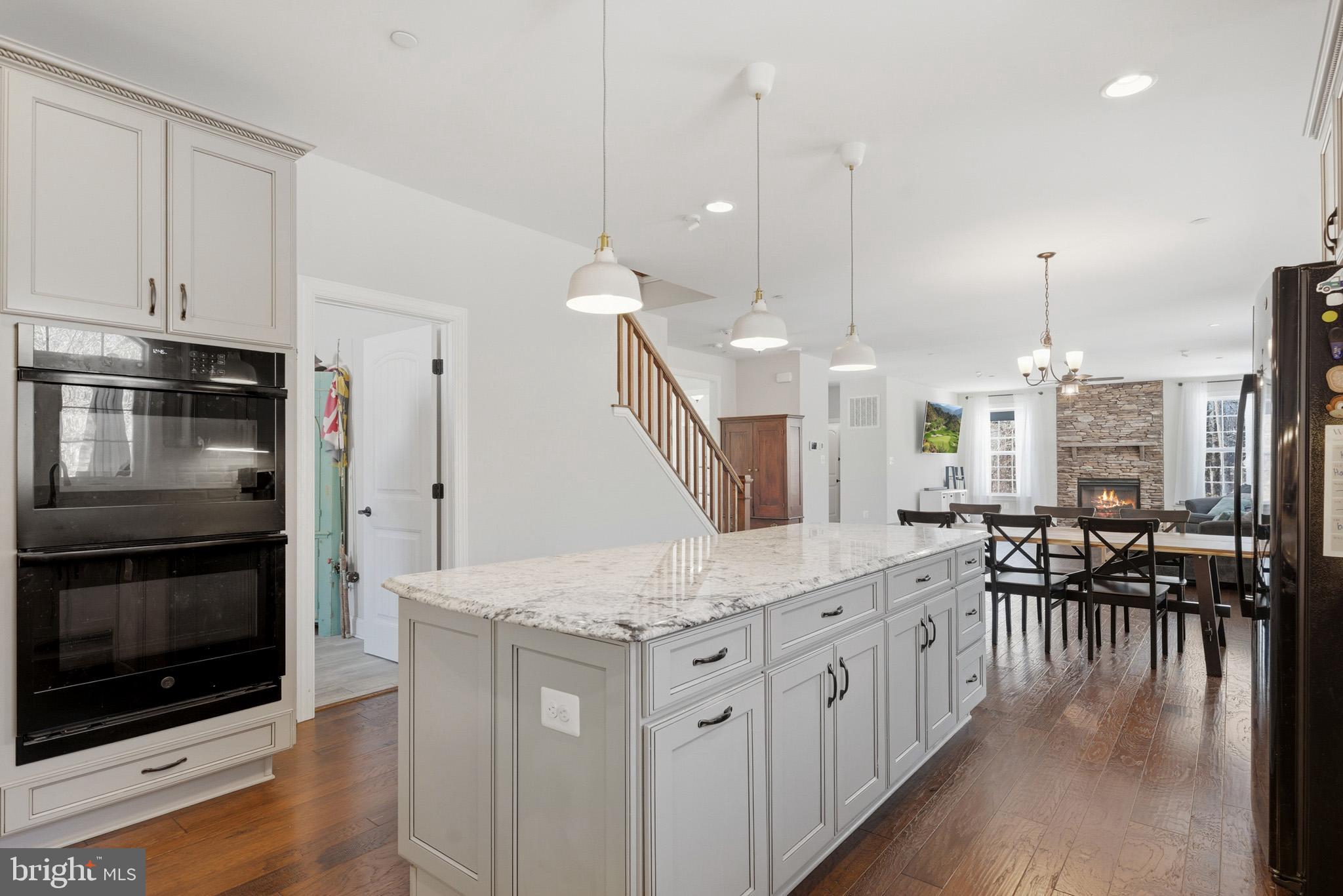 OAKLAND HALL - Residential