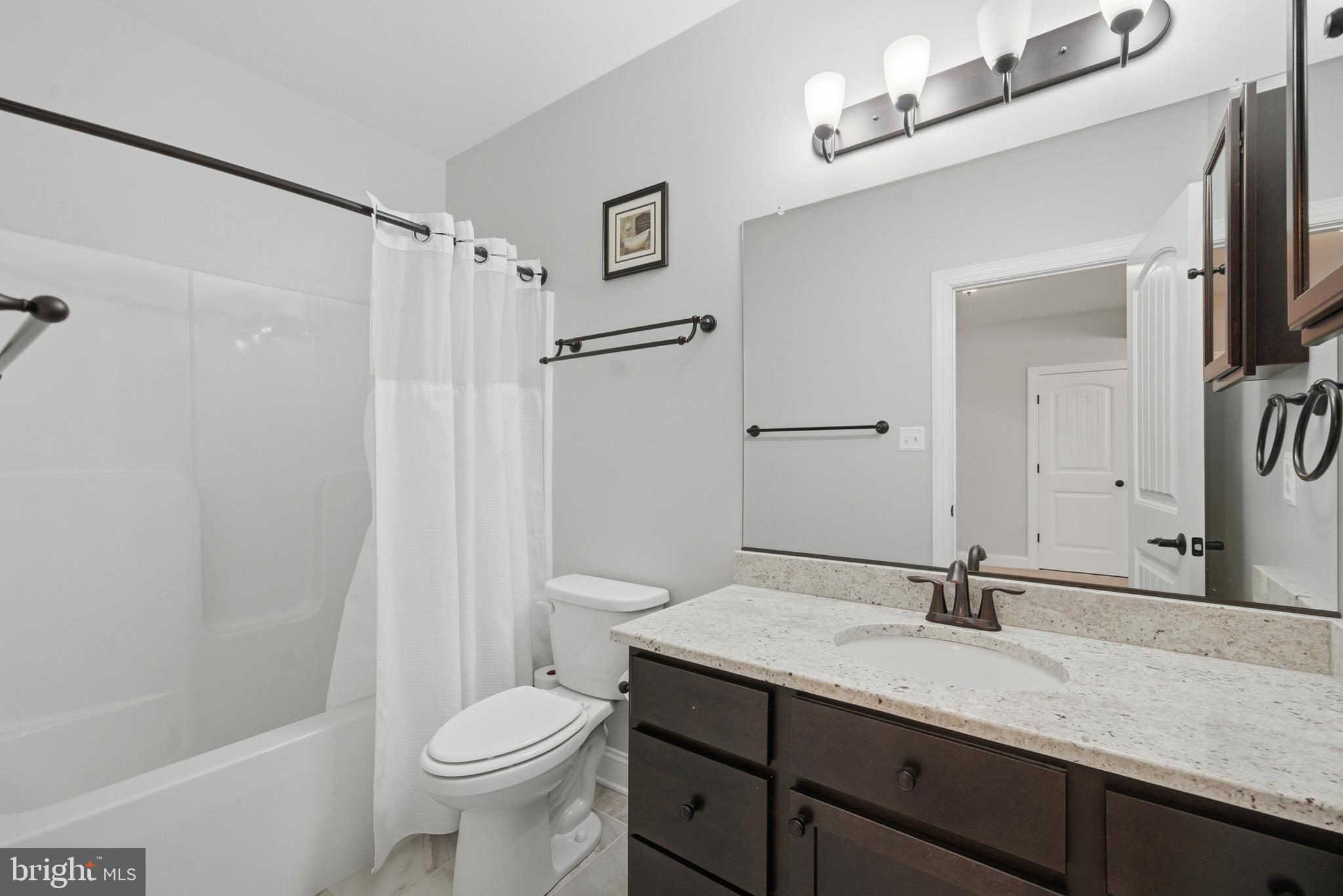 OAKLAND HALL - Residential