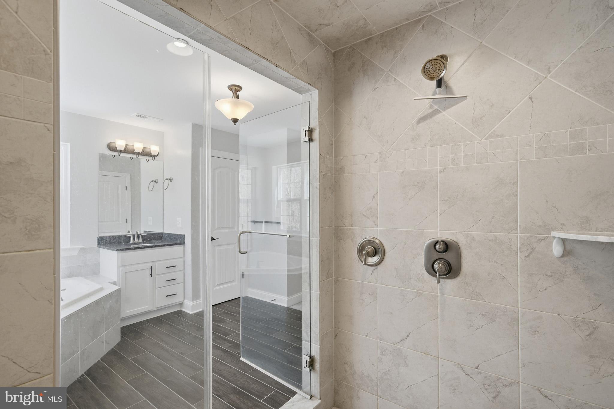 OAKLAND HALL - Residential