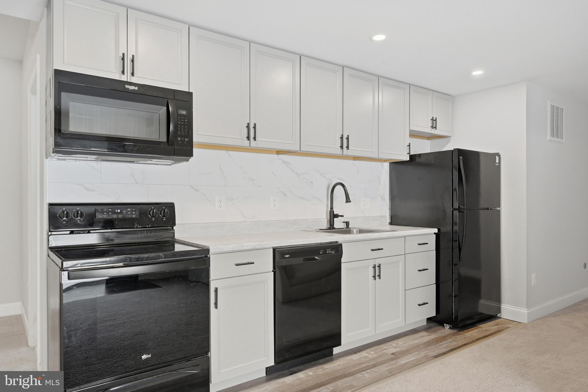 OAKLAND HALL - Residential