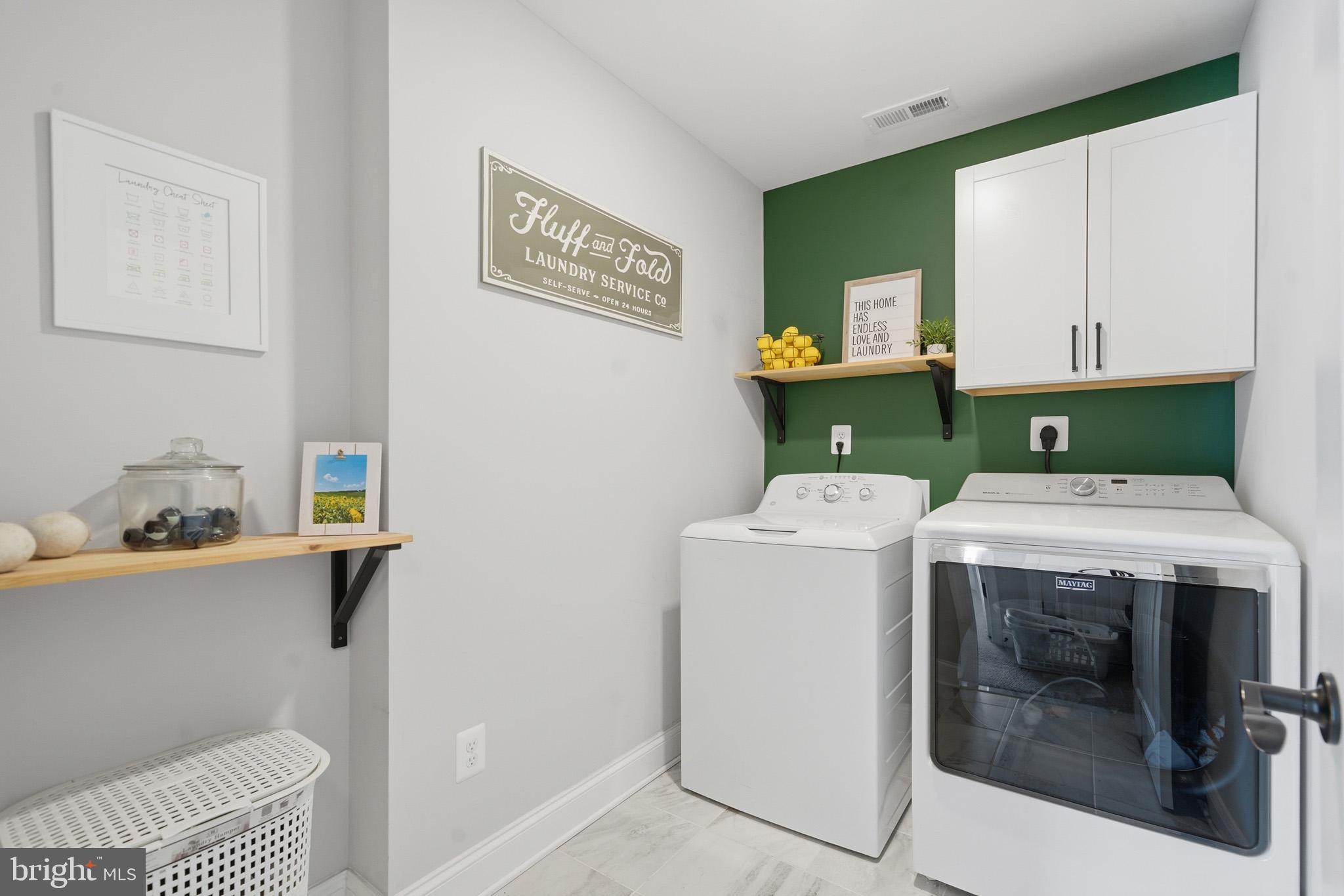 OAKLAND HALL - Residential