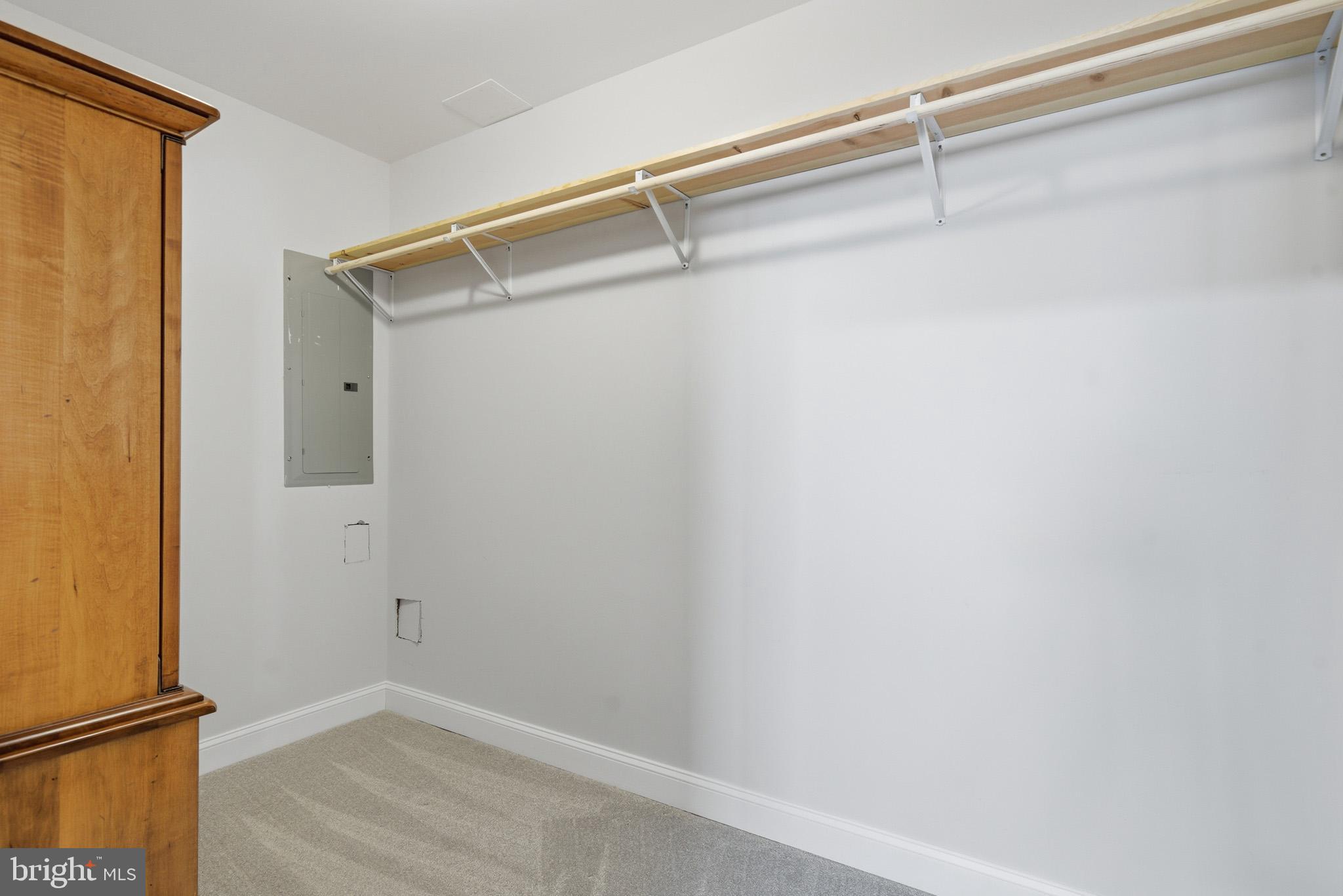 OAKLAND HALL - Residential