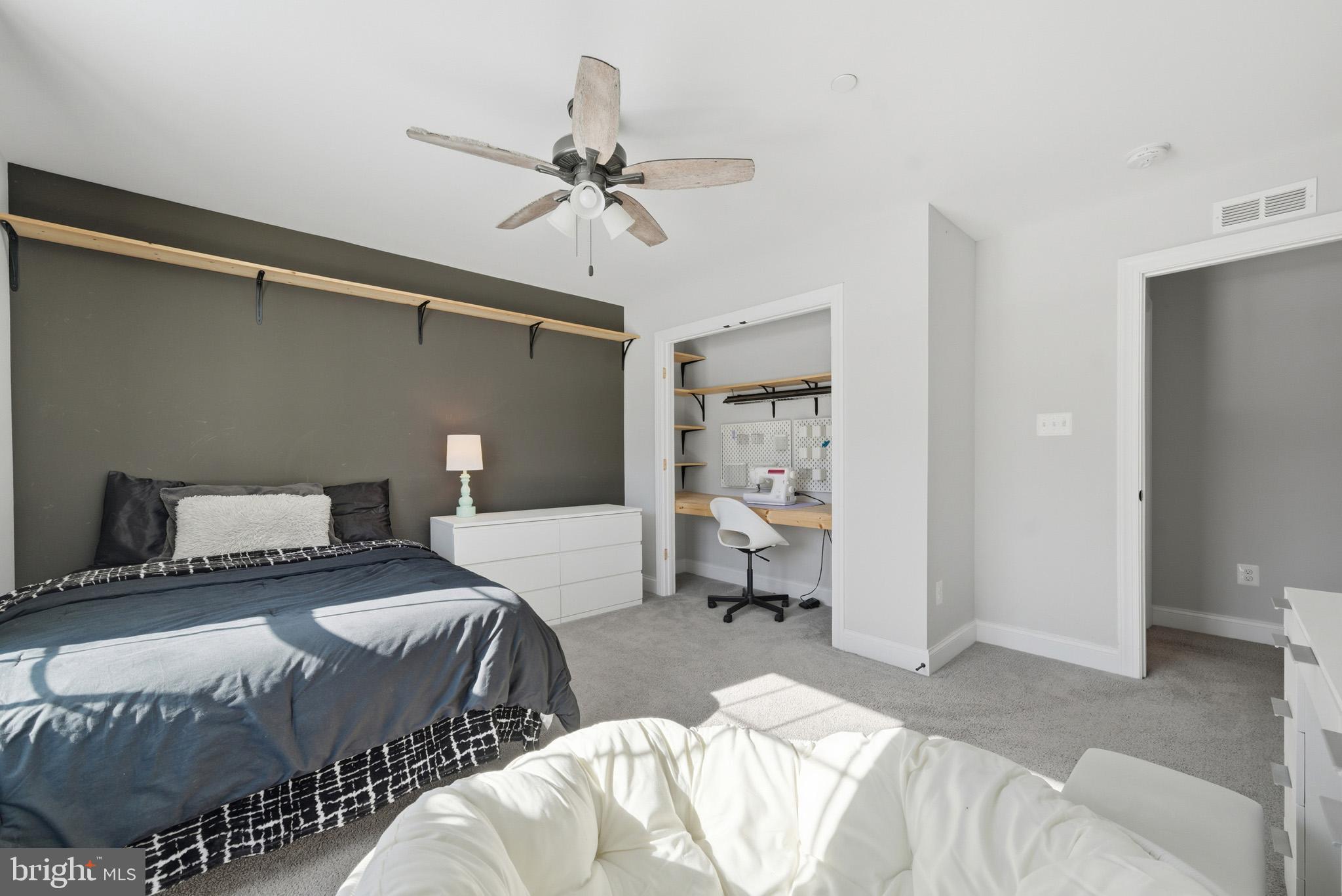 OAKLAND HALL - Residential