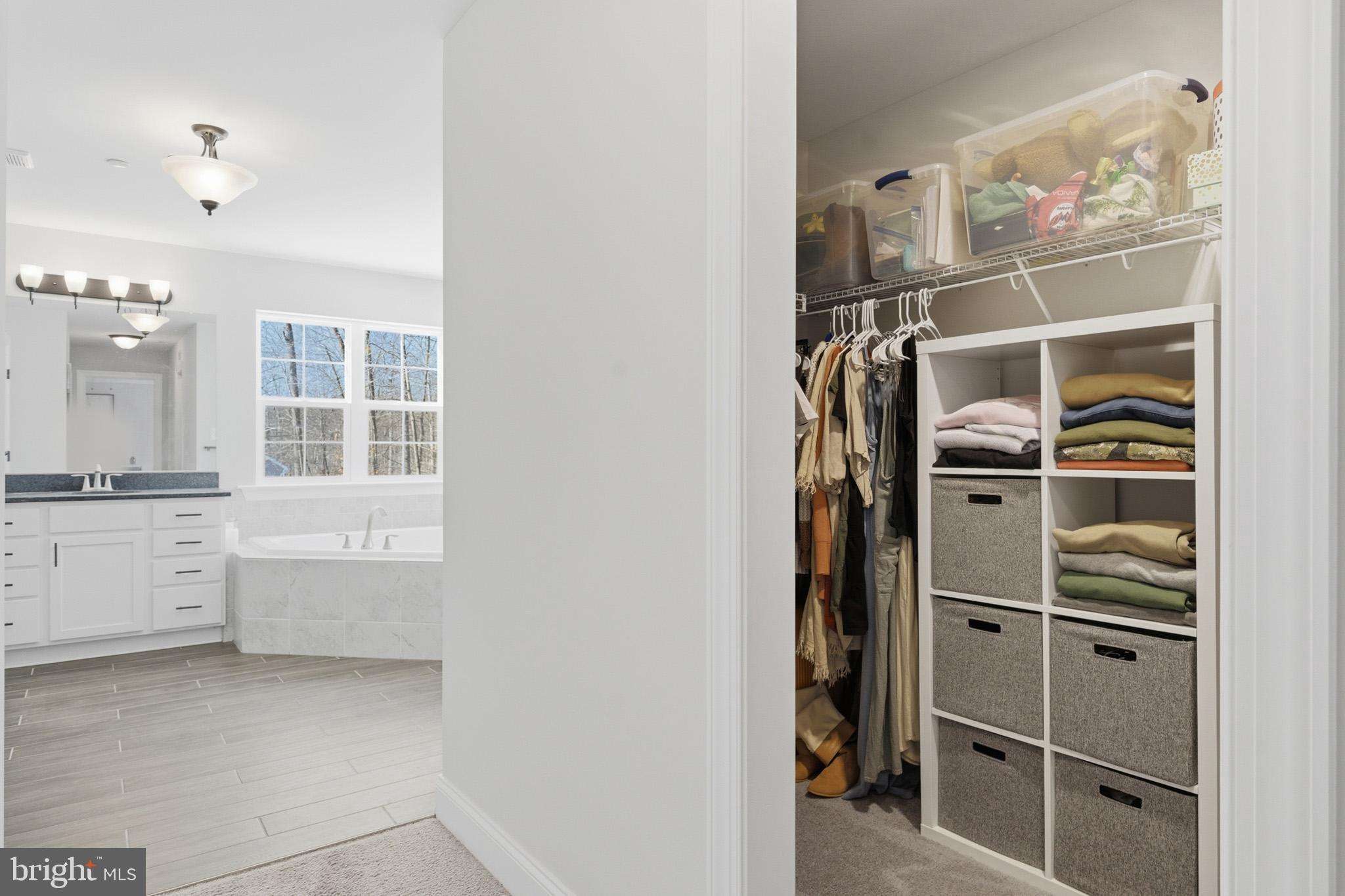 OAKLAND HALL - Residential