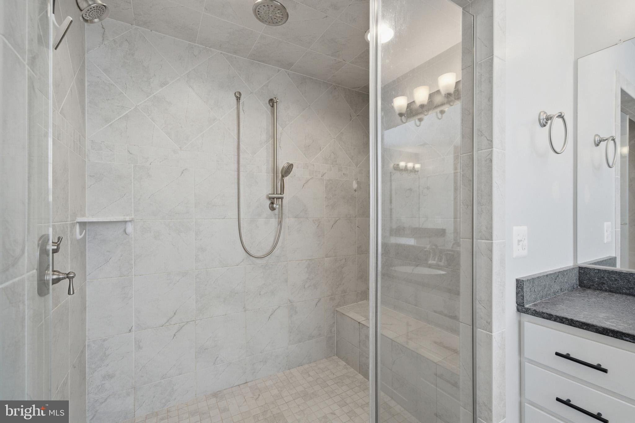 OAKLAND HALL - Residential