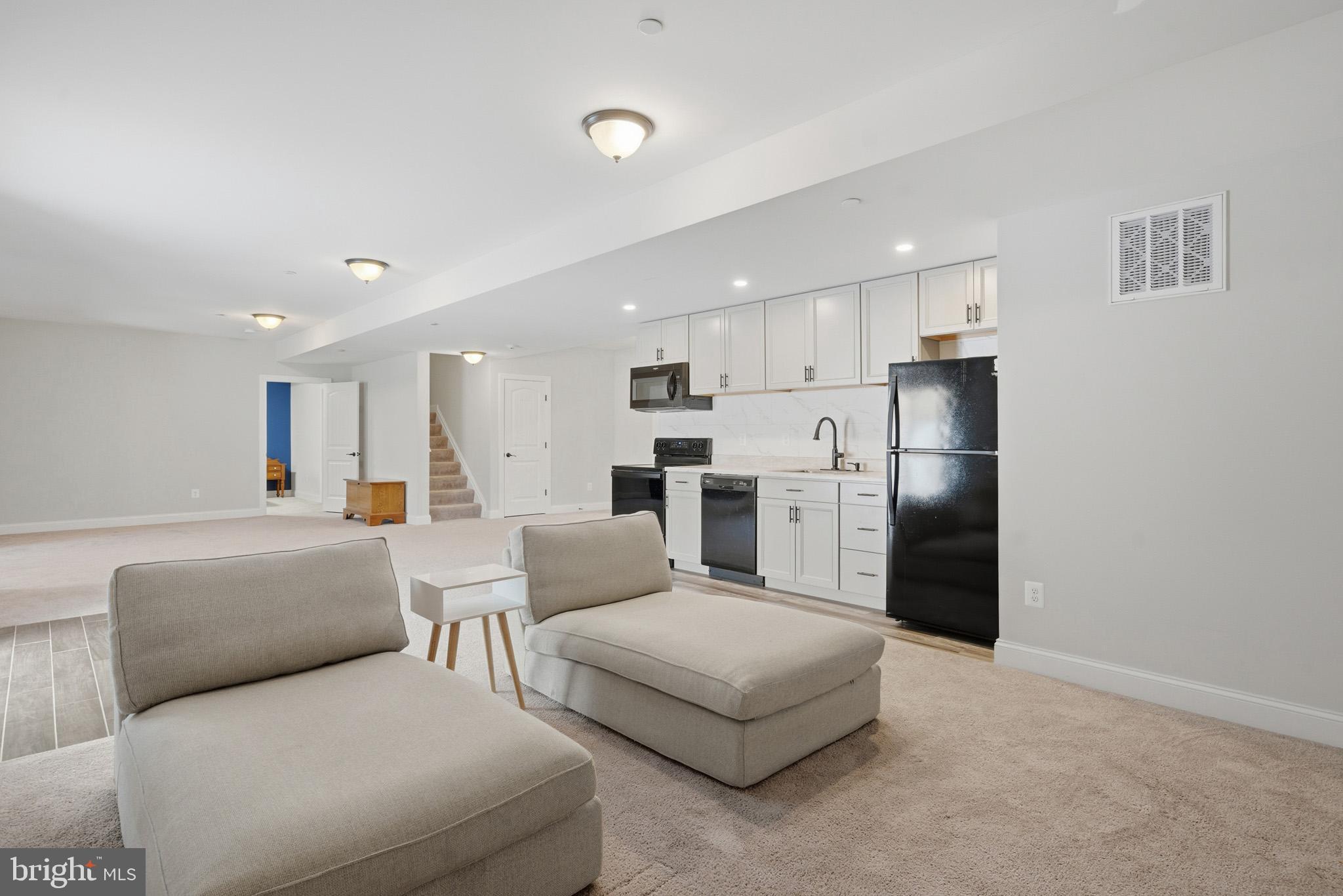 OAKLAND HALL - Residential