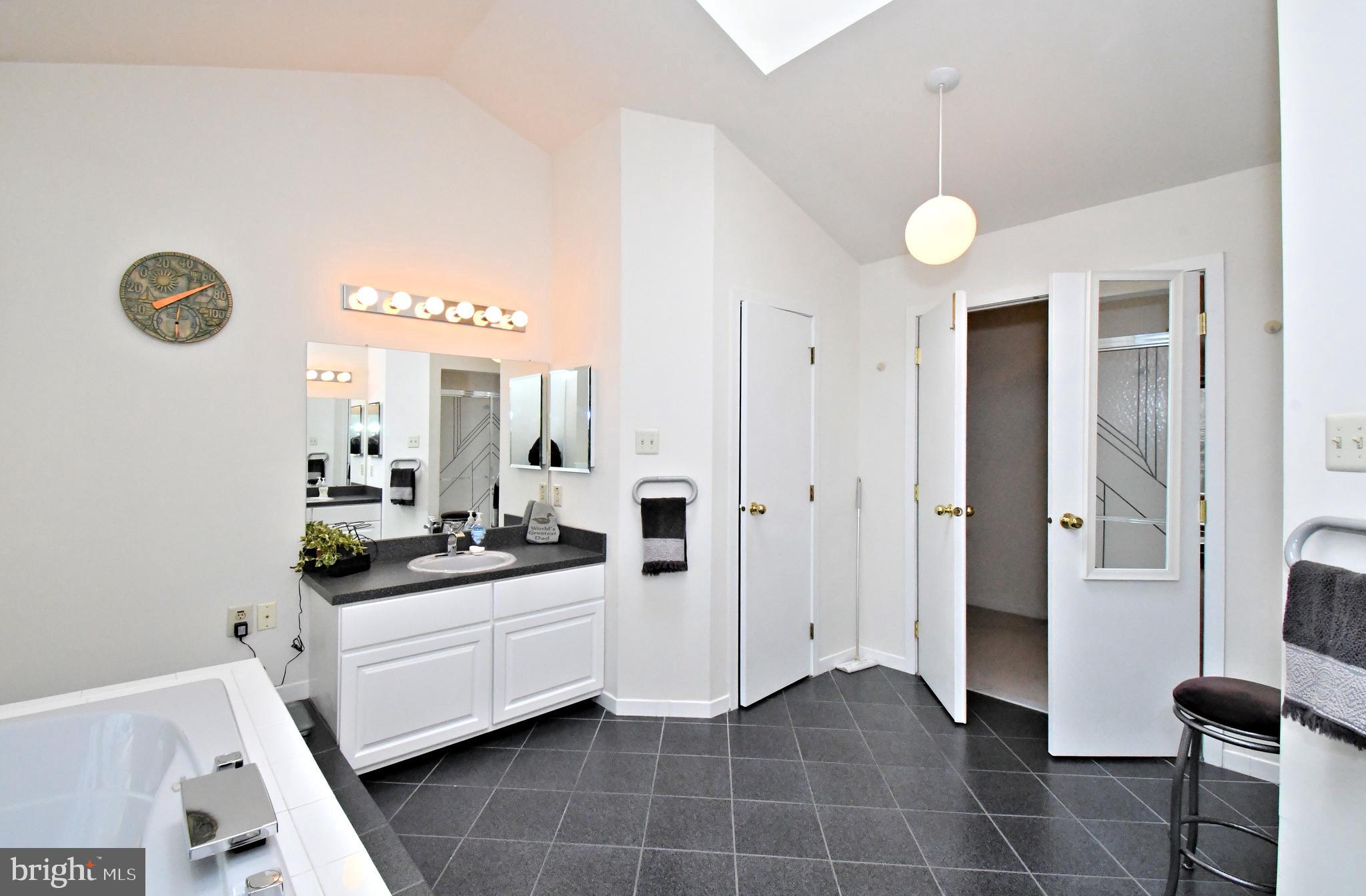 HILLS AT NORTHAMPT - Residential