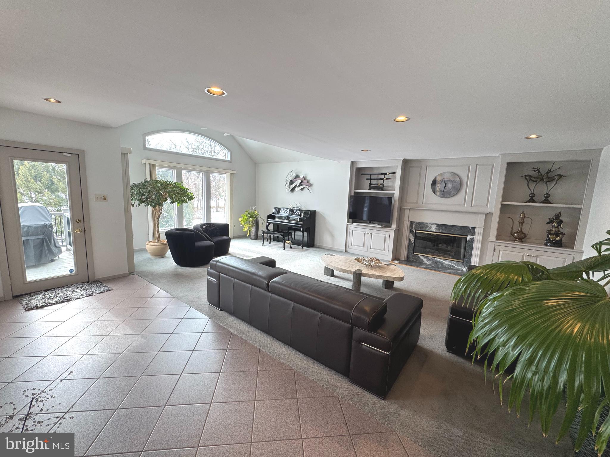 HILLS AT NORTHAMPT - Residential