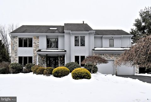 83 ROCKING HORSE WAY HOLLAND PA 18966