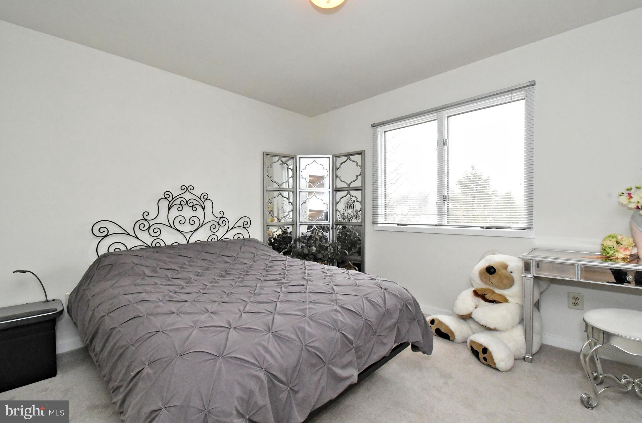 HILLS AT NORTHAMPT - Residential