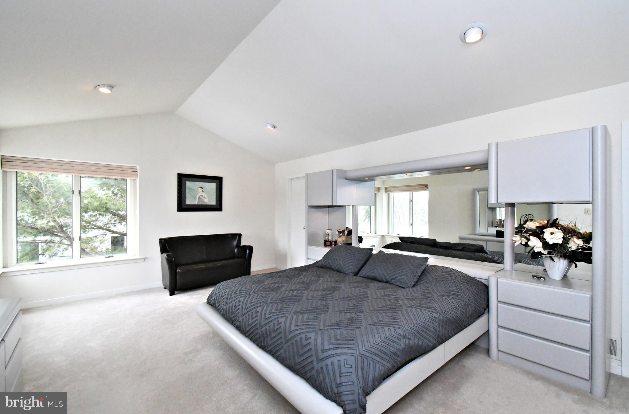 HILLS AT NORTHAMPT - Residential