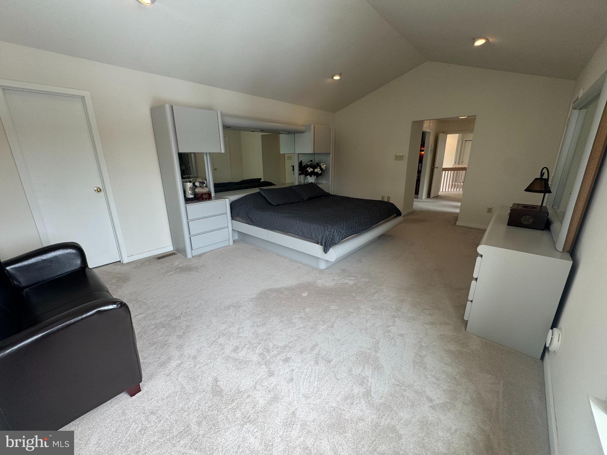 HILLS AT NORTHAMPT - Residential