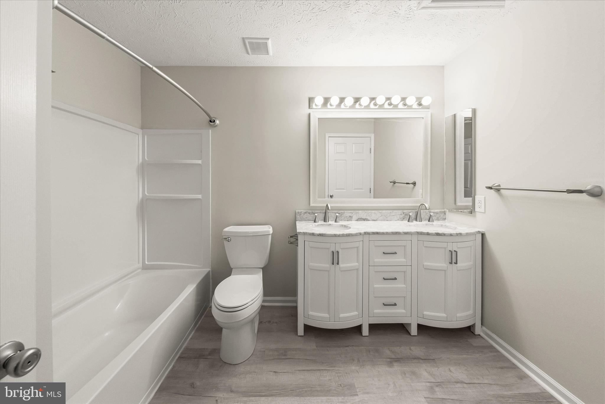 WEST COURTS AT PINEY ORCHARD - Residential