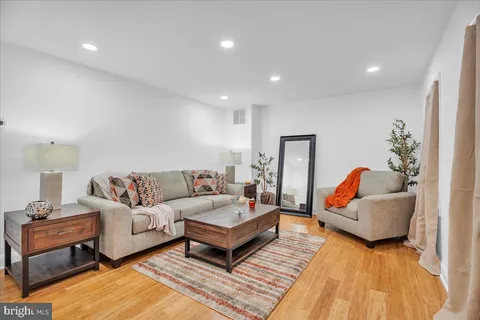MLS: NJCD2108388