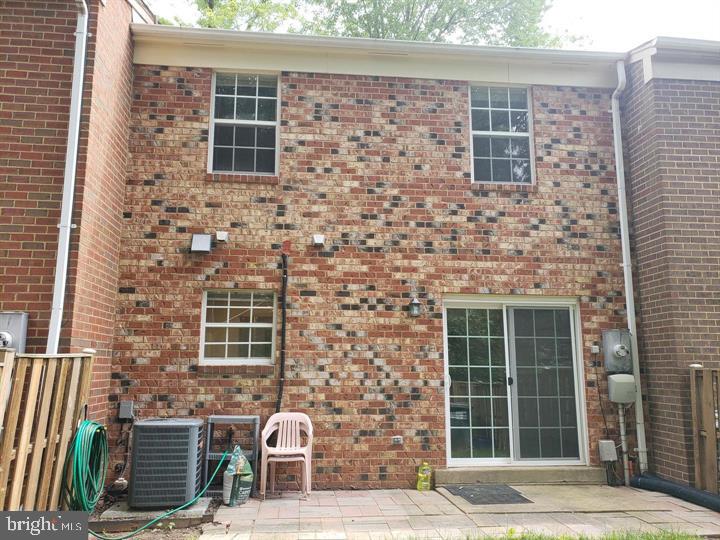 2256 GUNSMITH SQUARE