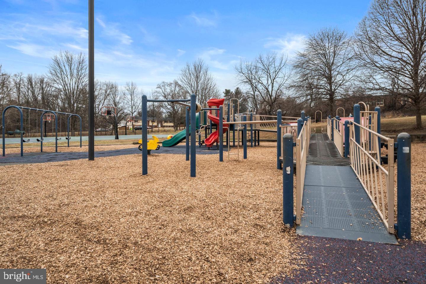 OAK SPRINGS - Residential