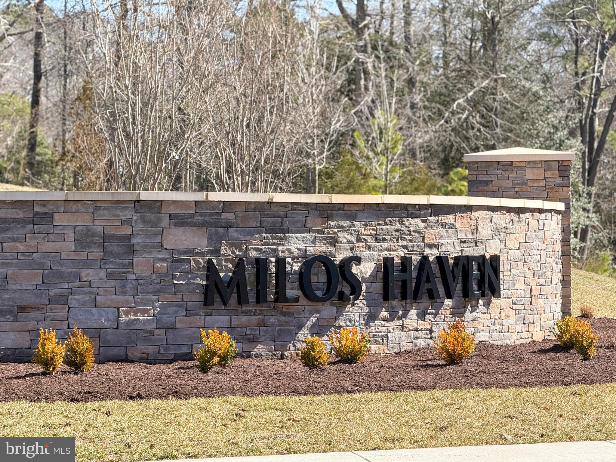 MILOS HAVEN - Residential