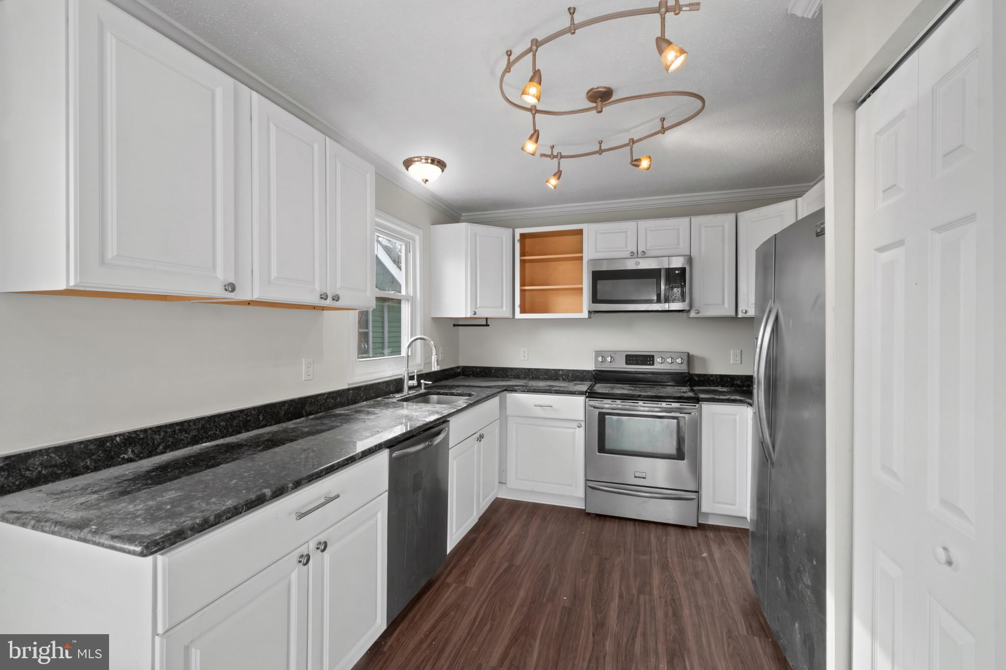 BALTIMORE HIGHLANDS - Residential