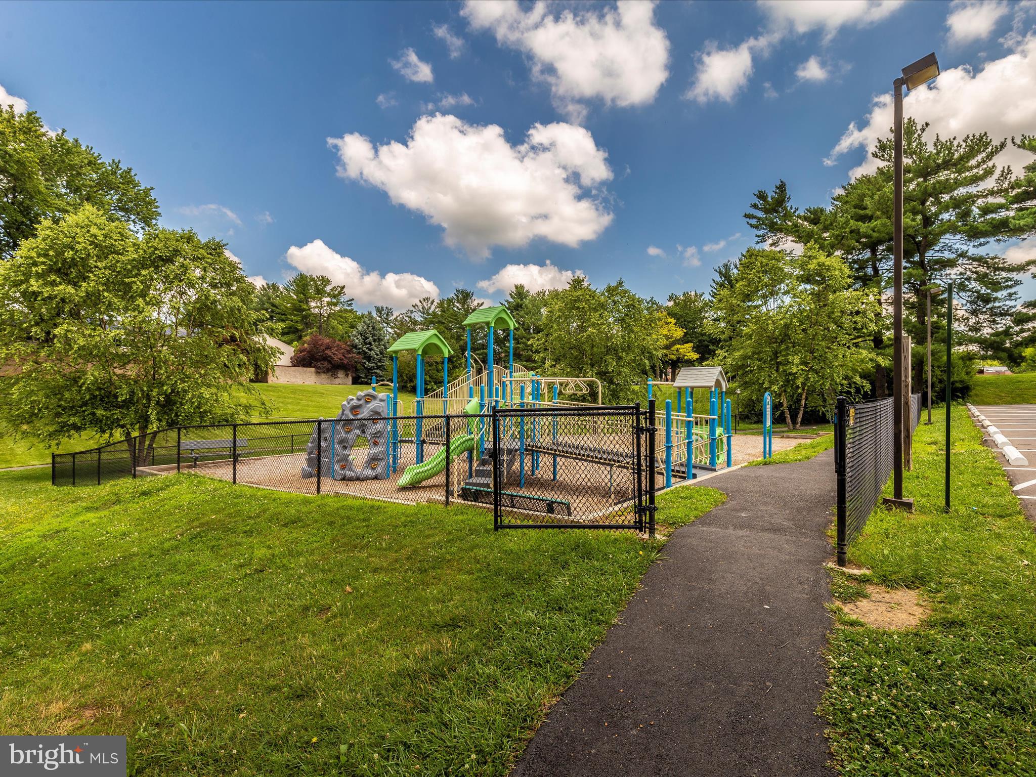 THOMAS CHOICE GARDENS - Residential