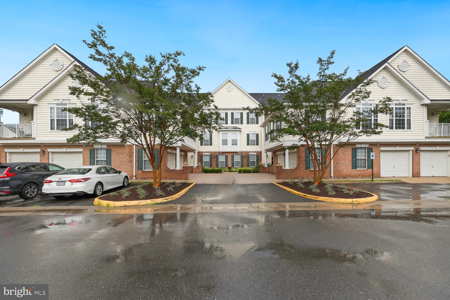 25320 LAKE MIST SQUARE 201