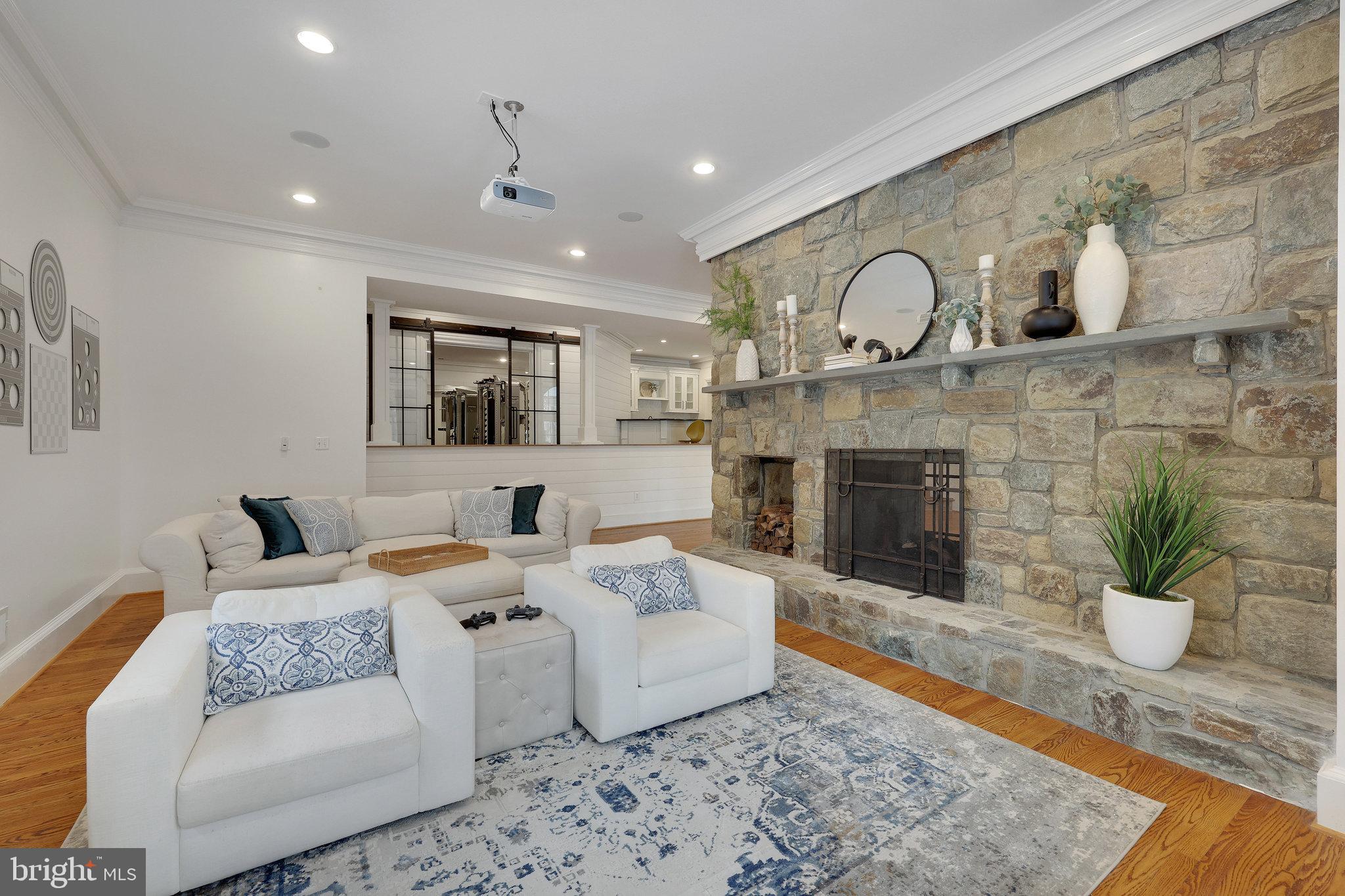 SPRING HILL FARM - Residential