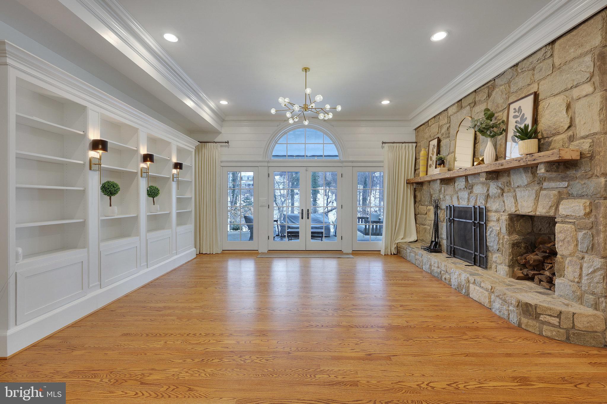 SPRING HILL FARM - Residential