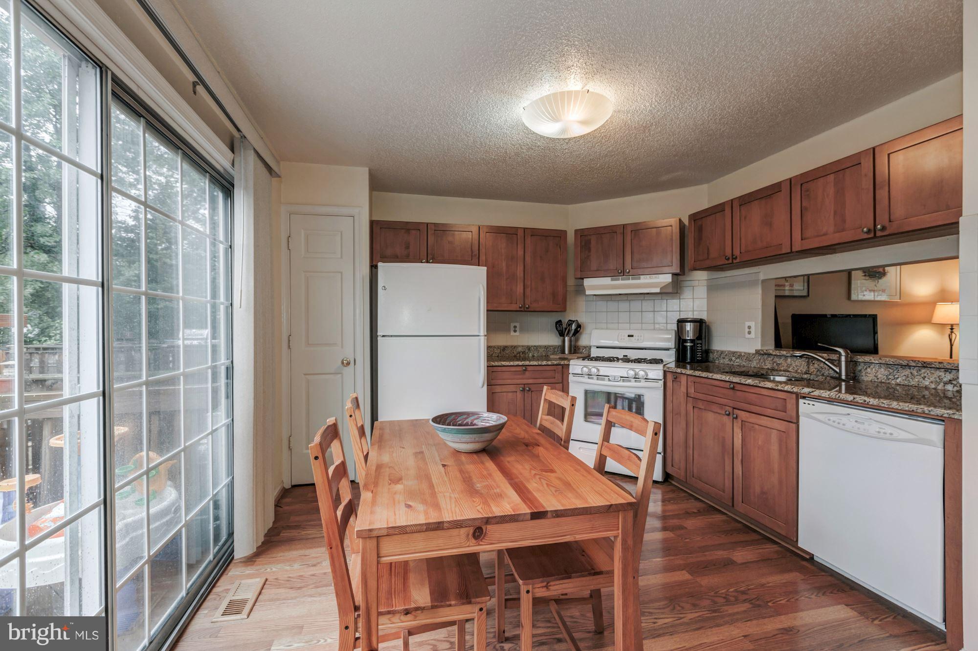 LANDSDOWNE - Residential Lease