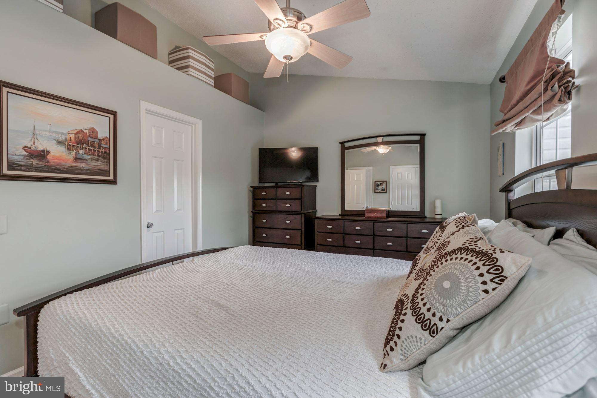 LANDSDOWNE - Residential Lease