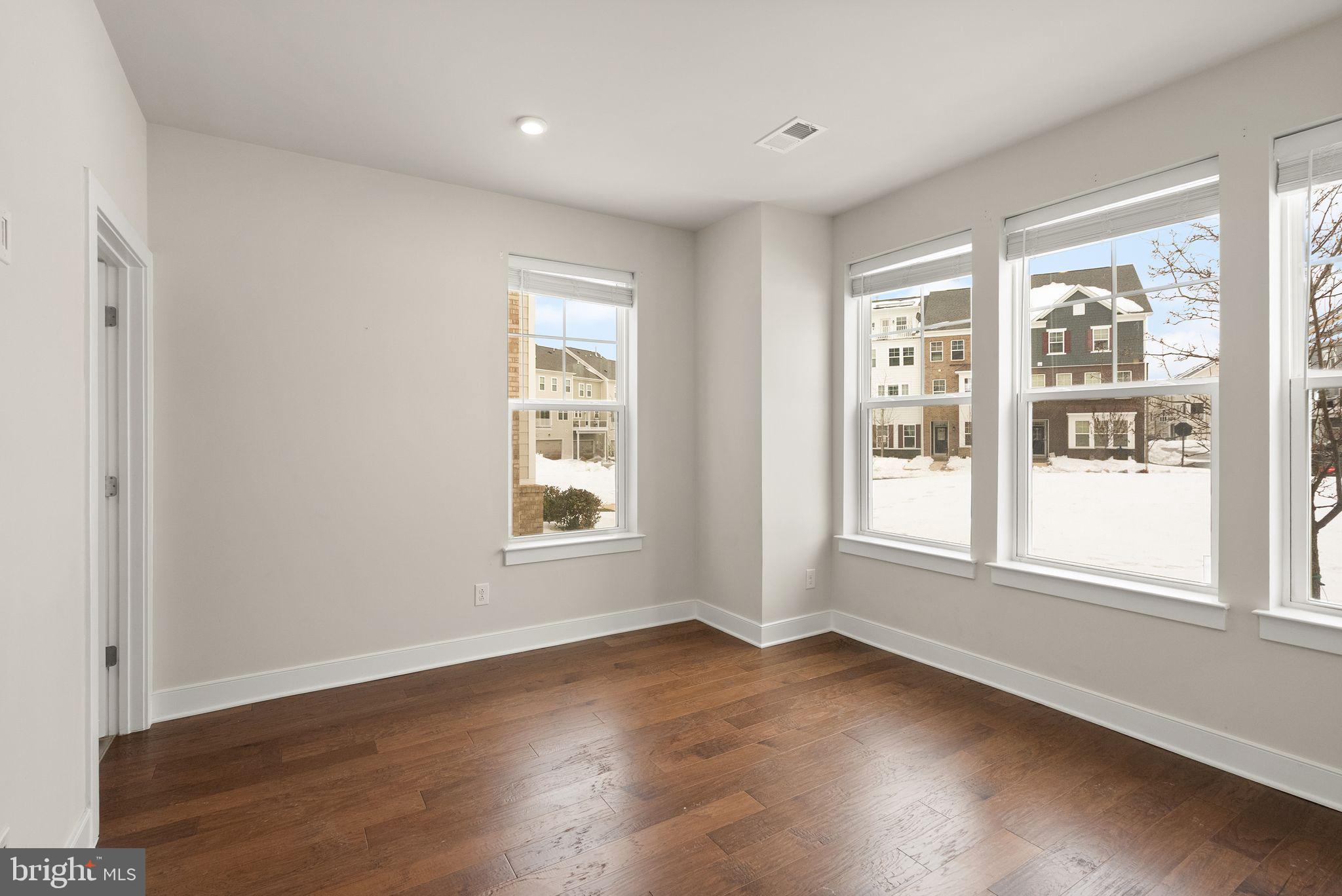 POTOMAC SHORES - Residential