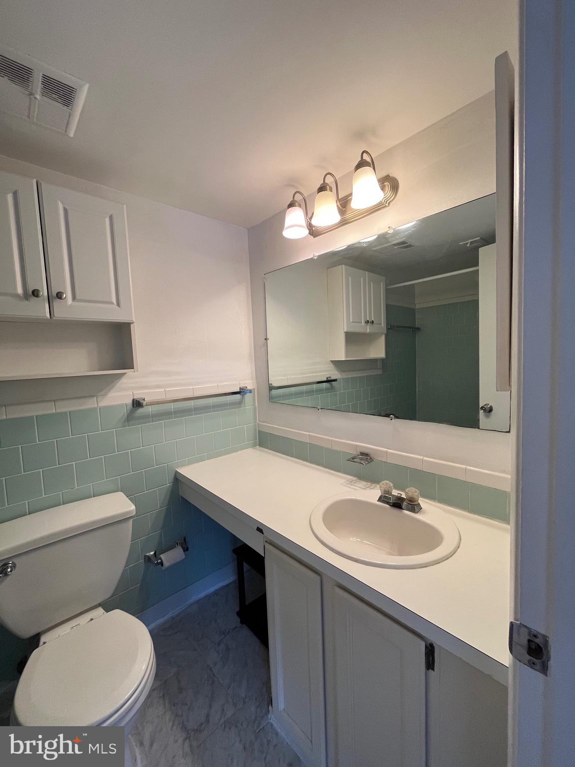 OCCOQUAN RIDGE - Residential Lease